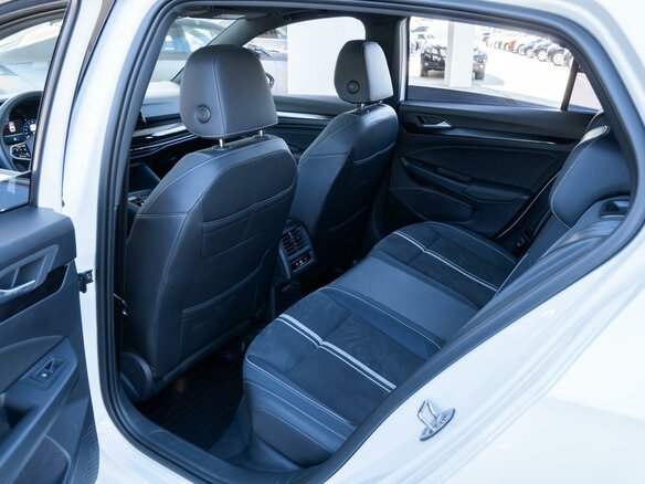 2024 Volkswagen Golf VIII, белый - вид 12