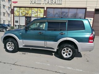 2003 Mitsubishi Pajero III Рестайлинг, зелёный, 850000 рублей, вид 4