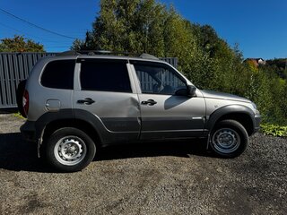 2013 Chevrolet Niva I Рестайлинг, коричневый, 600000 рублей, вид 4