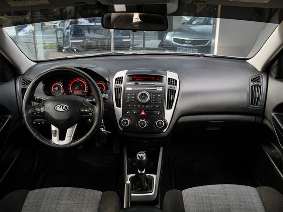 2012 Kia Ceed I Рестайлинг, серебристый, 699000 рублей - вид 8