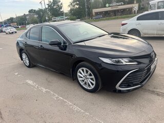 2021 Toyota Camry VIII (XV70) Рестайлинг, чёрный, 3400000 рублей, вид 2