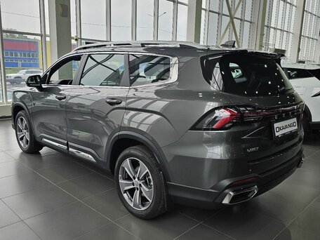 2026 Geely Okavango I Рестайлинг, серый, 4085990 рублей, вид 3