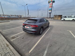 2019 Audi Q8 45 TDI I (4M), серый, 5900000 рублей, вид 5