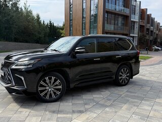 2017 Lexus LX 450d III Рестайлинг 2, чёрный, 6800000 рублей, вид 4