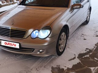 2005 Mercedes-Benz C-Класс 180 II (W203) Рестайлинг, серебристый, 700000 рублей, вид 1