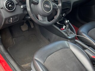 2011 Audi A1 I (8X), красный, 900000 рублей, вид 5
