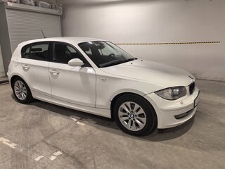 2009 BMW 1 серии 116d I (E81/E82/E87/E88) Рестайлинг, белый, 1150000 рублей, вид 3