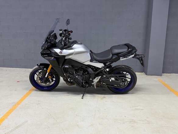 2022 Yamaha Tracer 9, чёрный, 1299000 рублей - вид 2