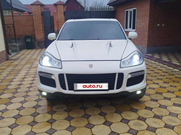 2008 Porsche Cayenne S I Рестайлинг (957), белый, 1370000 рублей - вид 1