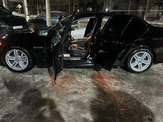 2015 BMW 5 серии 550i VI (F10/F11/F07) Рестайлинг, чёрный, 1700000 рублей, вид 4