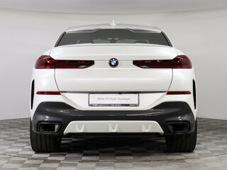 2022 BMW X6 40i III (G06), белый, 7990000 рублей, вид 4
