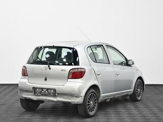 2000 Toyota Yaris I, серебристый, 179000 рублей, вид 2