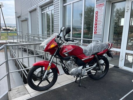 2022 Yamaha YBR125, красный, 298890 рублей, вид 1