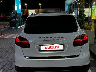 2010 Porsche Cayenne Turbo II (958), белый, 1790000 рублей, вид 3
