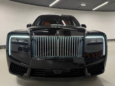 2026 Rolls-Royce Cullinan Black Badge I Рестайлинг (Series II), чёрный, 65000000 рублей, вид 4