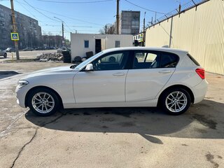 2017 BMW 1 серии 118i II (F20/F21) Рестайлинг, белый, 1400000 рублей, вид 5