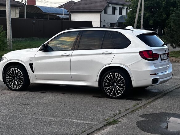 2014 BMW X5 30d III (F15), белый, 3545000 рублей - вид 3