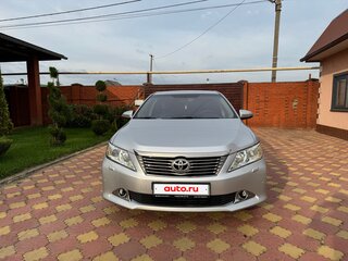 2013 Toyota Camry VII (XV50), серебристый, 1650000 рублей, вид 2