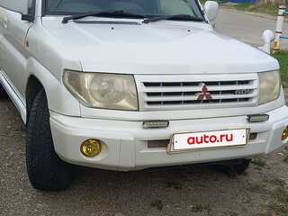 1999 Mitsubishi Pajero iO, белый, 260000 рублей, вид 1