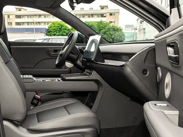 2026 Toyota bZ3X 58.3 kWh, чёрный, 2680000 рублей - вид 18