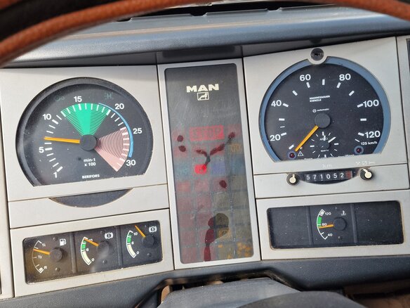 2005 MAN TGE, жёлтый, 3700000 рублей - вид 5