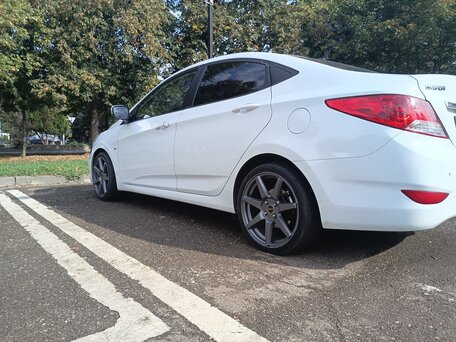 2011 Hyundai Solaris I, белый, 759000 рублей, вид 3