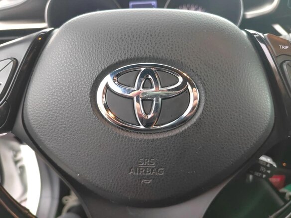 2019 Toyota C-HR I, белый, 2599000 рублей - вид 25