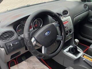 2009 Ford Focus II Рестайлинг, чёрный, 500000 рублей, вид 4