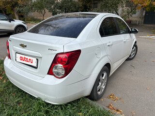 2015 Chevrolet Aveo II, белый, 799000 рублей, вид 4