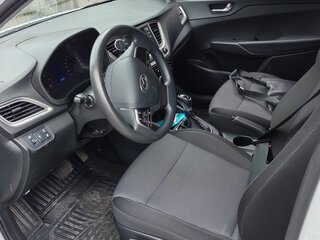2021 Hyundai Solaris II Рестайлинг, белый, 1470000 рублей, вид 1