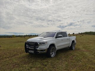 2018 Ram 1500 Crew Cab eTorque V, белый, 7000000 рублей, вид 4