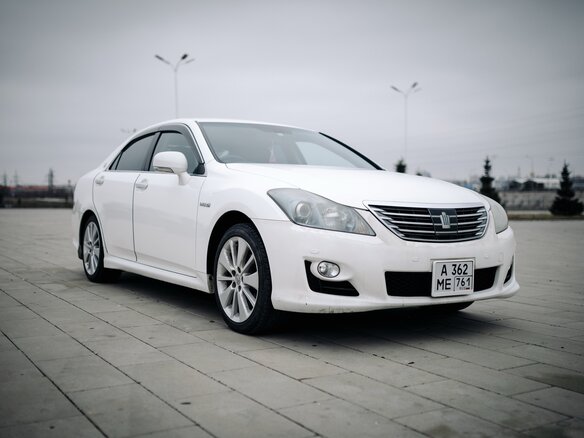 2009 Toyota Crown XIII (S200), белый, 1880000 рублей - вид 3