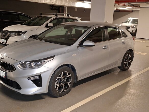 2018 Kia Ceed III, серебристый, 1475000 рублей - вид 2