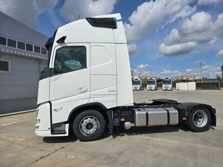 2025 Volvo FH, белый, 18000000 рублей, вид 3