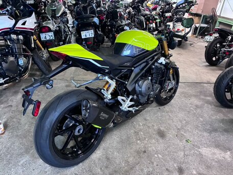 2026 Triumph Speed Triple, жёлтый, 1899000 рублей, вид 3