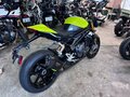 2026 Triumph Speed Triple, жёлтый, 1899000 рублей - вид 2