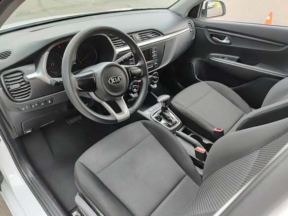 2021 Kia Rio IV Рестайлинг, белый, 1930000 рублей - вид 15