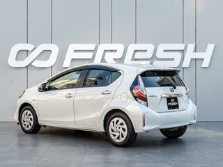 2018 Toyota Aqua I Рестайлинг 2, белый, 1250000 рублей, вид 2