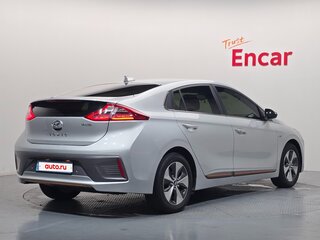 2019 Hyundai IONIQ, серебристый, 1100001 рублей, вид 2