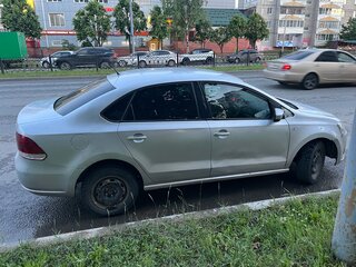 2011 Volkswagen Polo V, серебристый, 320000 рублей, вид 4