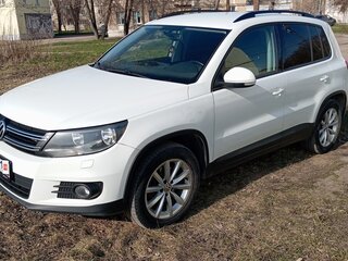 2015 Volkswagen Tiguan I Рестайлинг, белый, 1370000 рублей, вид 2