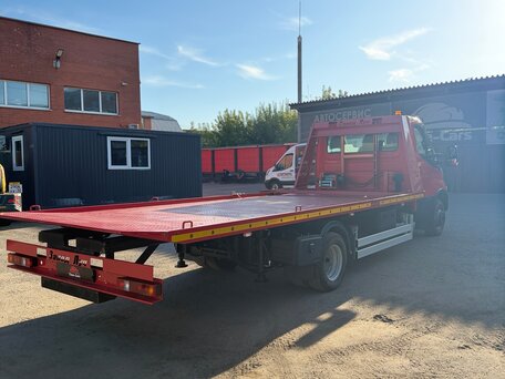 2017 Iveco Daily, красный, 3050000 рублей, вид 5