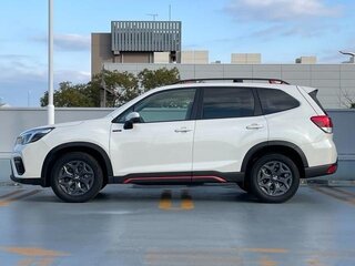 2021 Subaru Forester MHEV V, белый, 2250055 рублей, вид 2
