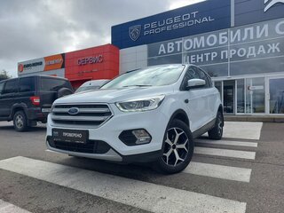 2018 Ford Kuga II Рестайлинг, белый, 1920000 рублей, вид 3