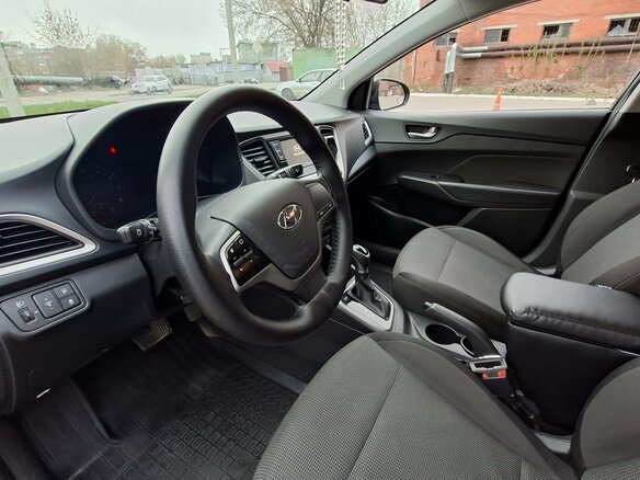 2018 Hyundai Solaris II, чёрный, 1170000 рублей - вид 13