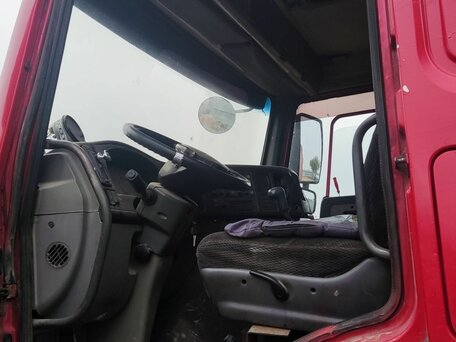 2008 Sinotruk Howo ZZ3327, красный, 1200000 рублей, вид 4