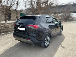 2019 Toyota RAV4 V (XA50), чёрный, 2400000 рублей, вид 4