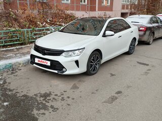 2017 Toyota Camry VII (XV50) Рестайлинг 2, белый, 2100000 рублей, вид 1