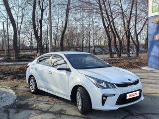 2019 Kia Rio IV, белый, 1200000 рублей, вид 4