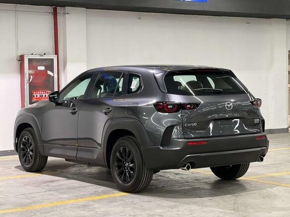 2025 Mazda CX-50, серый, 3980000 рублей - вид 5
